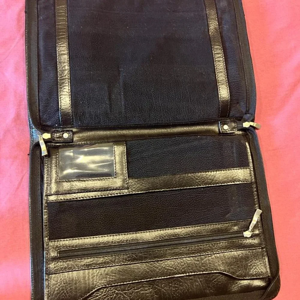 IKA BLACK LEATHER ENVELOPE STYLE COMPUTER CASE - NEW WITH TAG